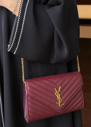 شنطة سان لوران انفلب