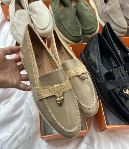 حذاء لوروبيانا