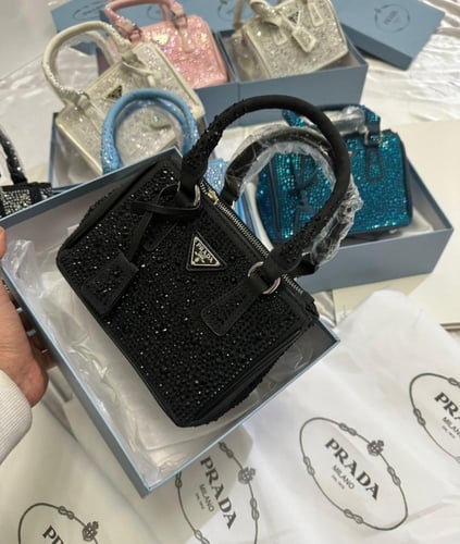 شنطة برادا كرستال