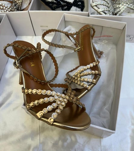 كعب اكوازورا