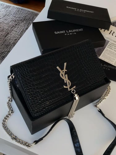 شنطة سان لوران انفلب