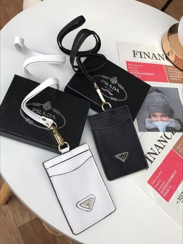 كارد هولدر برادا