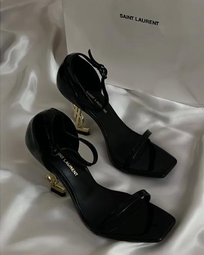 كعب سان لوران