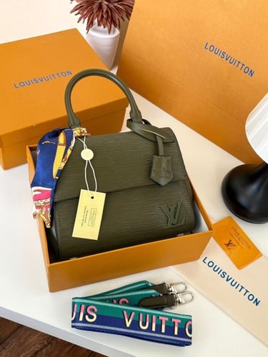 شنطة لويس فيتون كلوني