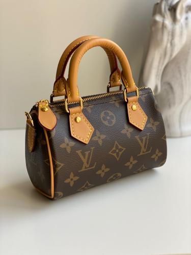 شنطة لويس فيتون نانو سبيدي