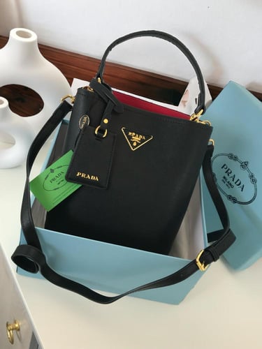 شنطة برادا ثلاث احجام