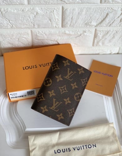 بوك لويس فيتون