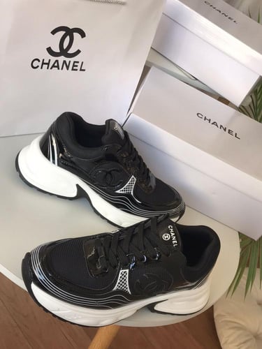 حذاء شانيل سنيكرز