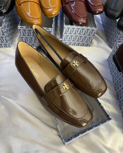 حذاء توري بورش