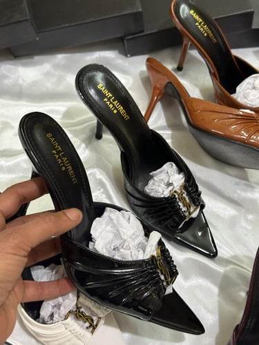 كعب سان لوران