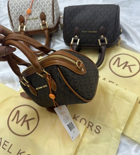 شنطة مايكل كورس