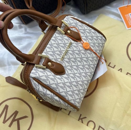 شنطة مايكل كورس