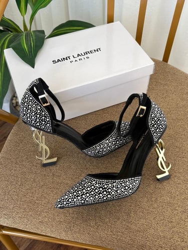 كعب سان لوران