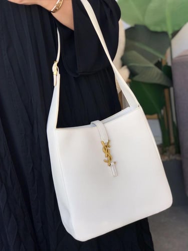 سان لوران توت باق