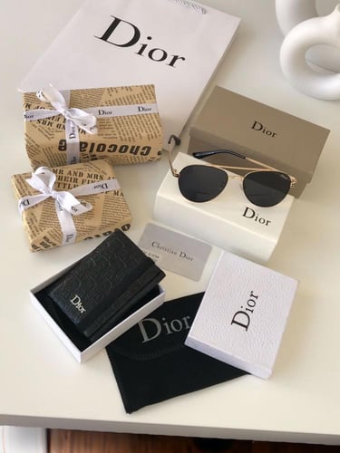 طقم هدايا انيق من ديور