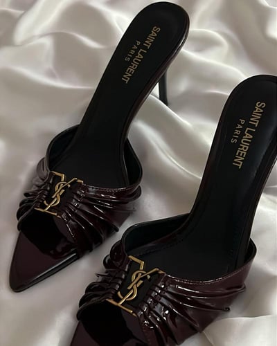 كعب سان لوران