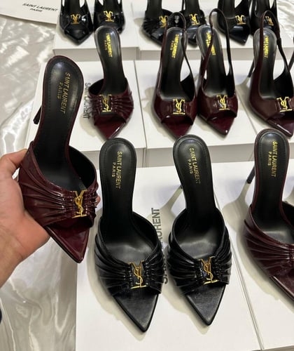 كعب سان لوران