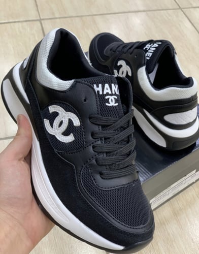 حذاء شانيل اسود