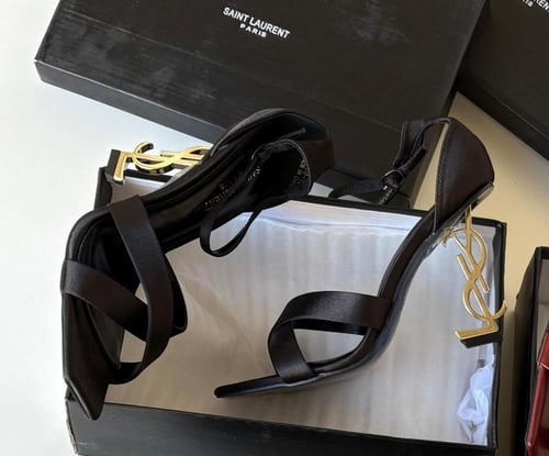 كعب سان لوران