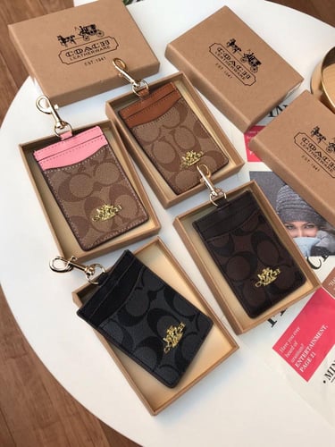 كارد هولدر كوتش