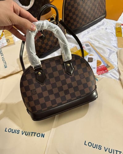 شنطة لويس فيتون بيبي الما