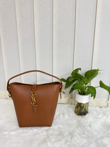 شنطة سان لوران باكيت ميني