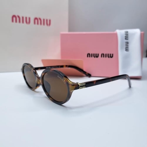 نظارات ميو ميو مع الملحقات