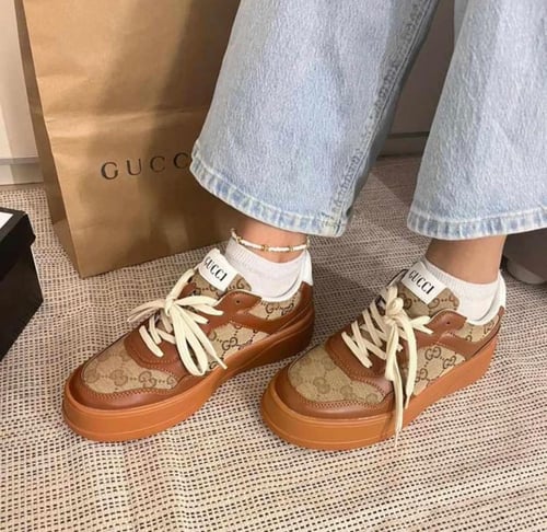 شوز قوتشي الهبة