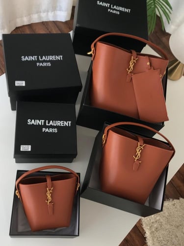 شنطة سان لوران باكيت