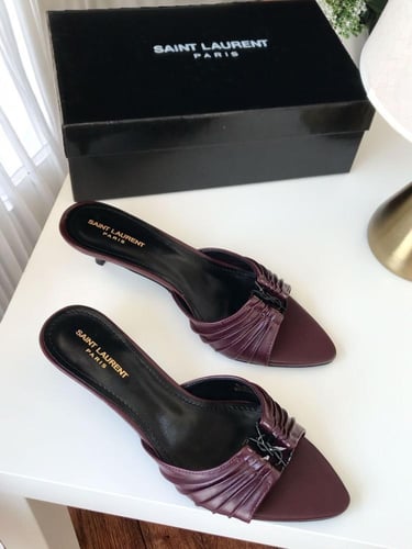 كعب سان لوران