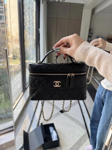 شنطة شانيل مكياج