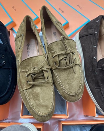 حذاء لوروبيانا