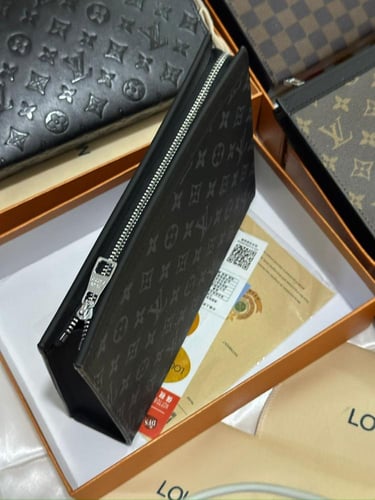 باوتشات لويس فيتون