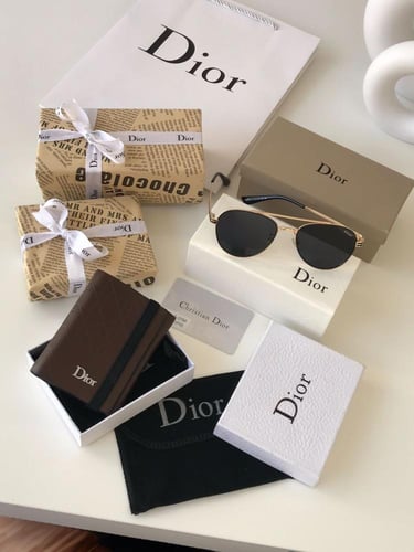 طقم هدايا انيق من ديور