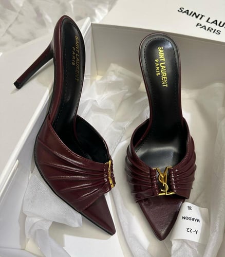 كعب سان لوران