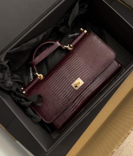 شنطة دولتشي اند غابانا جلد