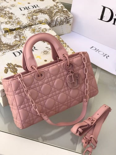 شنطة ديور ( مطفي )