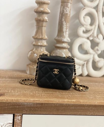 شنطة شانيل ميني فانيتي