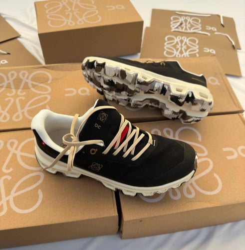 Loewe X On Cloudventure running Black