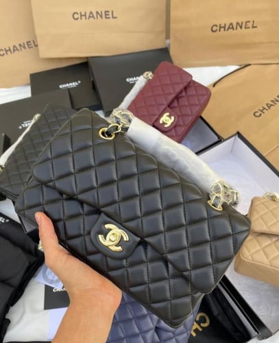 شنطة شانيل كلاسيك باللون الأسود