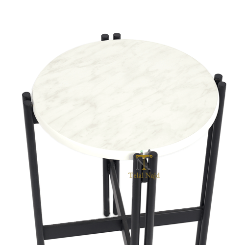 طاولة جانبية قواعد حديد لون أسود وسطح خشب لون أبيض