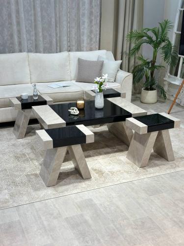 طقم طاولة بديل رخام بيج وزجاج