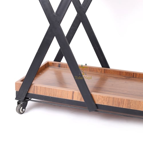 عربية ضيافة شكل اكس سطح خشب لون بني