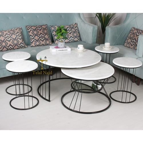 طقم طاولتين لون أسود مع 4 طاولات صغيرة خدمة بسطح خ...
