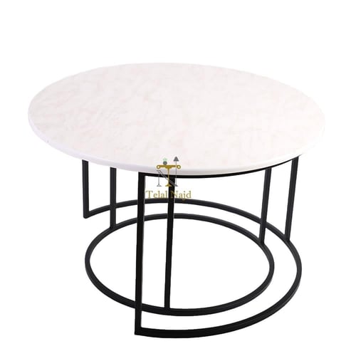 طقم طاولتين قاعدمة معدن لون اسود سطح خشب لون ابيض...