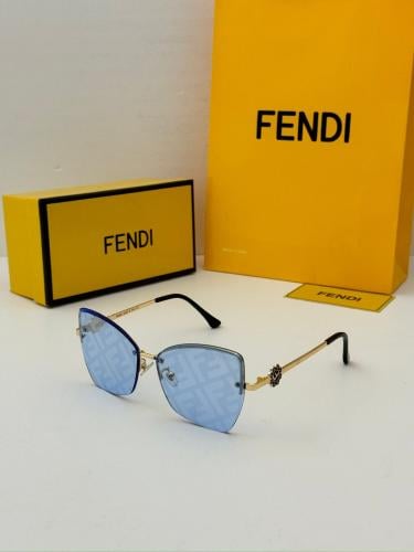 نظارة شمسية نسائية فندي