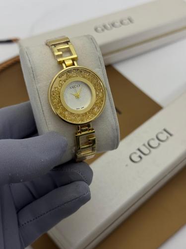 ساعة نسائية قوتشي