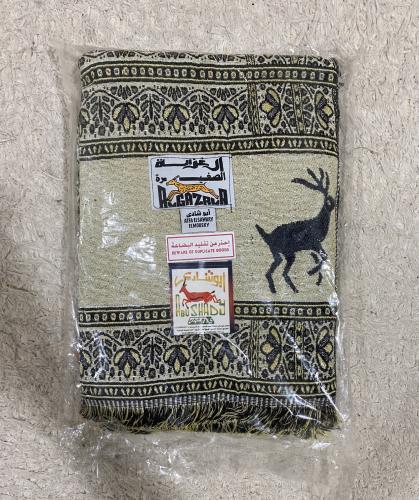 شال ابو غزاله لون احمر