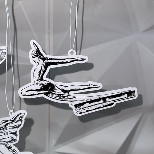 تعليقة تمثال بونتياك Pontiac