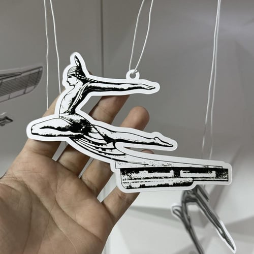 تعليقة تمثال بونتياك Pontiac